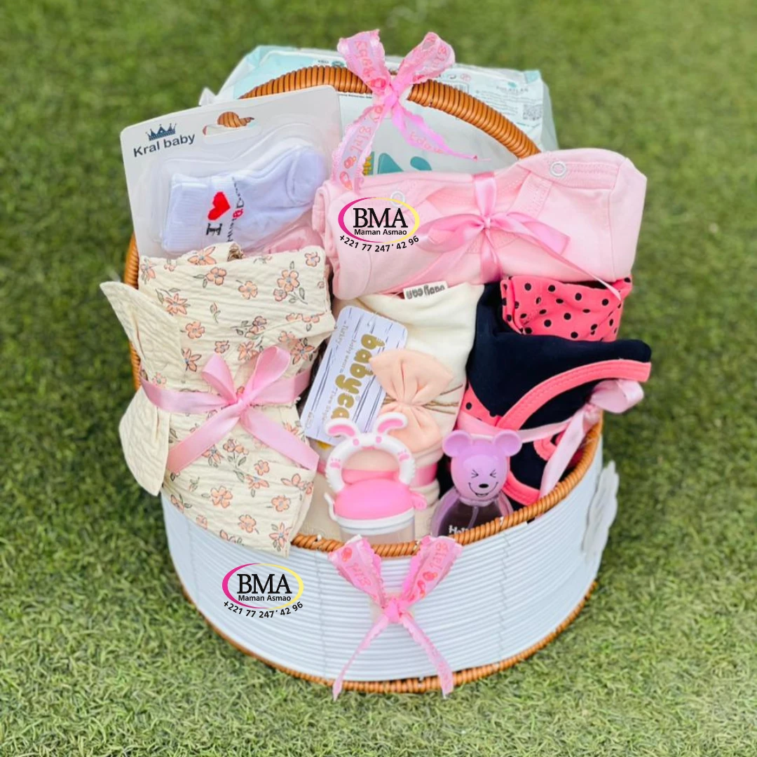 Design sans titre (79) Panier naissance fille – Image 1